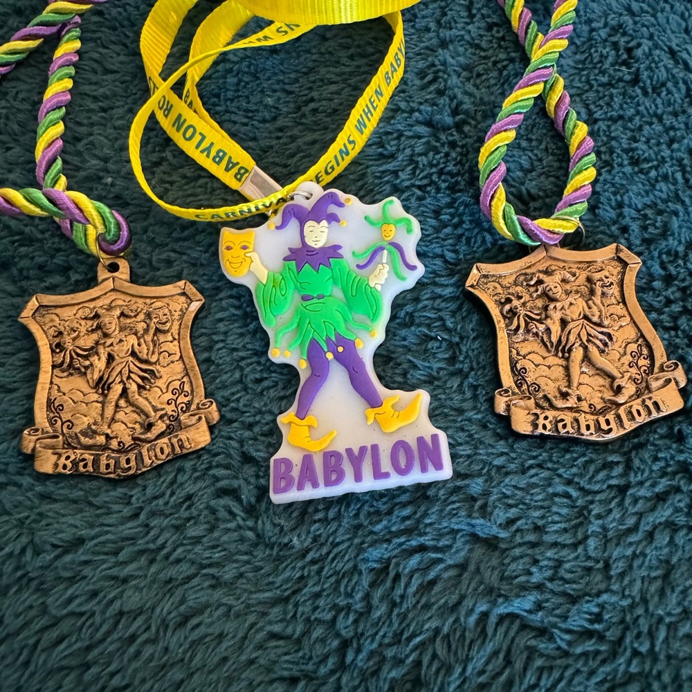 Mardi Gras Doubloons Krewe of Babylon‎ Throws Jester Medallion Bead Necklace Lot